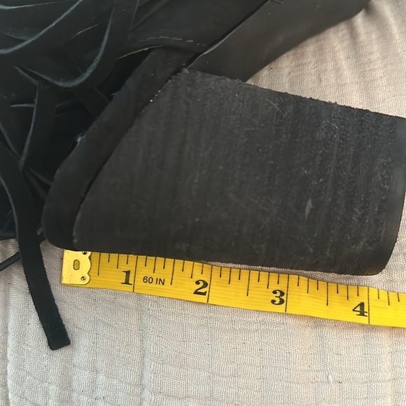 Aldo Peep-Toe Cut-Out Suede Fringe Tan Heels Sz 9 1/2 - Picture 10 of 10